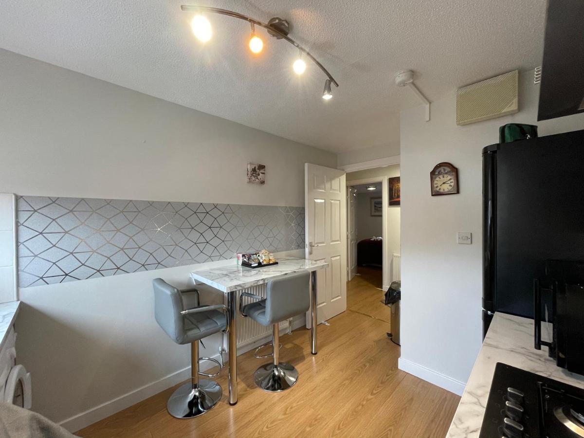 King Court Apartment Motherwell Ngoại thất bức ảnh