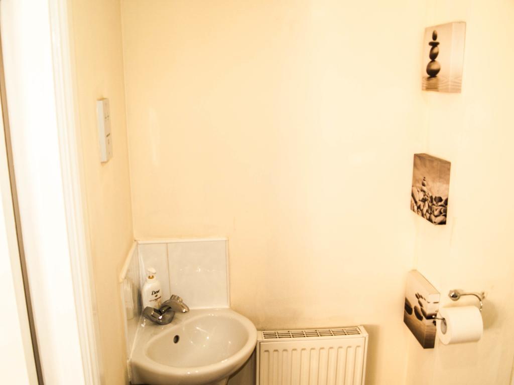 King Court Apartment Motherwell Ngoại thất bức ảnh